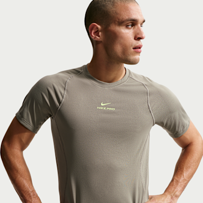 Nike Pro Training Men's Dri-FIT Short-Sleeve Top. Nike.com